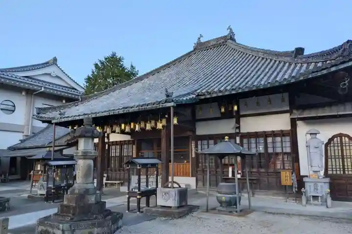 八事山 興正寺の本殿・本堂