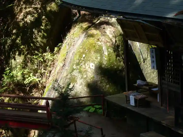 名草厳島神社の本殿・本堂