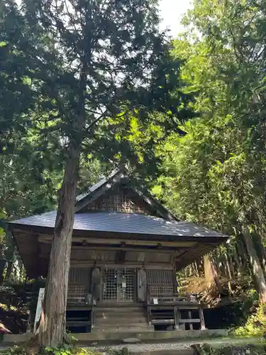 戸隠神社火之御子社の{uncategorized: "未分類", other: "その他", undefined: "問題あり", building: "その他建物", grave: "お墓", sacred_gate: "鳥居", guardian: "狛犬", statue: "像", buddha: "仏像", history: "歴史", nature: "自然", garden: "庭園", animal: "動物", pagoda: "塔", temizu: "手水舎", mountain_gate: "山門・神門", sanctuary: "本殿・本堂", subordinate: "末社・摂社", art: "芸術", scenery: "景色", jizo: "地蔵", ema: "絵馬", goshuin: "御朱印", omikuji: "おみくじ", items: "授与品その他", amulet: "お守り", goshuincho: "御朱印帳", eats: "食事", festival: "お祭り", votive_dance: "神楽", shichigosan: "七五三参", wedding: "結婚式", experience: "体験その他", initially: "初詣", around: "周辺", anti_infection: "感染症対策"}