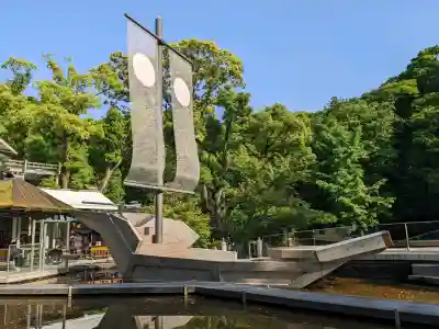 熱田神宮の{uncategorized: "未分類", other: "その他", undefined: "問題あり", building: "その他建物", grave: "お墓", sacred_gate: "鳥居", guardian: "狛犬", statue: "像", buddha: "仏像", history: "歴史", nature: "自然", garden: "庭園", animal: "動物", pagoda: "塔", temizu: "手水舎", mountain_gate: "山門・神門", sanctuary: "本殿・本堂", subordinate: "末社・摂社", art: "芸術", scenery: "景色", jizo: "地蔵", ema: "絵馬", goshuin: "御朱印", omikuji: "おみくじ", items: "授与品その他", amulet: "お守り", goshuincho: "御朱印帳", eats: "食事", festival: "お祭り", votive_dance: "神楽", shichigosan: "七五三参", wedding: "結婚式", experience: "体験その他", initially: "初詣", around: "周辺", anti_infection: "感染症対策"}