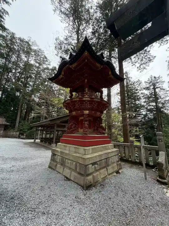 三峯神社の{uncategorized: "未分類", other: "その他", undefined: "問題あり", building: "その他建物", grave: "お墓", sacred_gate: "鳥居", guardian: "狛犬", statue: "像", buddha: "仏像", history: "歴史", nature: "自然", garden: "庭園", animal: "動物", pagoda: "塔", temizu: "手水舎", mountain_gate: "山門・神門", sanctuary: "本殿・本堂", subordinate: "末社・摂社", art: "芸術", scenery: "景色", jizo: "地蔵", ema: "絵馬", goshuin: "御朱印", omikuji: "おみくじ", items: "授与品その他", amulet: "お守り", goshuincho: "御朱印帳", eats: "食事", festival: "お祭り", votive_dance: "神楽", shichigosan: "七五三参", wedding: "結婚式", experience: "体験その他", initially: "初詣", around: "周辺", anti_infection: "感染症対策"}