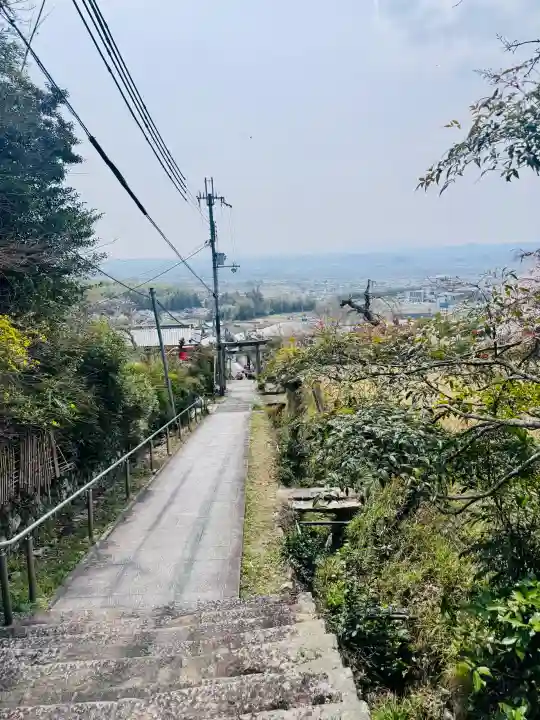 玉津岡神社の{uncategorized: "未分類", other: "その他", undefined: "問題あり", building: "その他建物", grave: "お墓", sacred_gate: "鳥居", guardian: "狛犬", statue: "像", buddha: "仏像", history: "歴史", nature: "自然", garden: "庭園", animal: "動物", pagoda: "塔", temizu: "手水舎", mountain_gate: "山門・神門", sanctuary: "本殿・本堂", subordinate: "末社・摂社", art: "芸術", scenery: "景色", jizo: "地蔵", ema: "絵馬", goshuin: "御朱印", omikuji: "おみくじ", items: "授与品その他", amulet: "お守り", goshuincho: "御朱印帳", eats: "食事", festival: "お祭り", votive_dance: "神楽", shichigosan: "七五三参", wedding: "結婚式", experience: "体験その他", initially: "初詣", around: "周辺", anti_infection: "感染症対策"}
