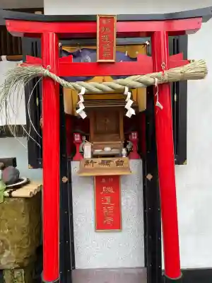 勝運稲荷の{uncategorized: "未分類", other: "その他", undefined: "問題あり", building: "その他建物", grave: "お墓", sacred_gate: "鳥居", guardian: "狛犬", statue: "像", buddha: "仏像", history: "歴史", nature: "自然", garden: "庭園", animal: "動物", pagoda: "塔", temizu: "手水舎", mountain_gate: "山門・神門", sanctuary: "本殿・本堂", subordinate: "末社・摂社", art: "芸術", scenery: "景色", jizo: "地蔵", ema: "絵馬", goshuin: "御朱印", omikuji: "おみくじ", items: "授与品その他", amulet: "お守り", goshuincho: "御朱印帳", eats: "食事", festival: "お祭り", votive_dance: "神楽", shichigosan: "七五三参", wedding: "結婚式", experience: "体験その他", initially: "初詣", around: "周辺", anti_infection: "感染症対策"}