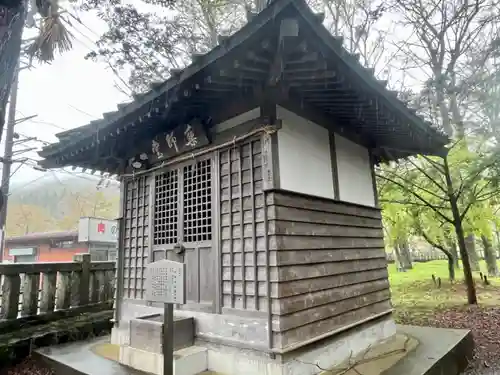 淺間神社（忍野八海）の末社・摂社