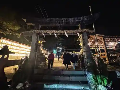 往馬坐伊古麻都比古神社の鳥居