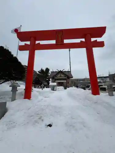 新川皇大神社の{uncategorized: "未分類", other: "その他", undefined: "問題あり", building: "その他建物", grave: "お墓", sacred_gate: "鳥居", guardian: "狛犬", statue: "像", buddha: "仏像", history: "歴史", nature: "自然", garden: "庭園", animal: "動物", pagoda: "塔", temizu: "手水舎", mountain_gate: "山門・神門", sanctuary: "本殿・本堂", subordinate: "末社・摂社", art: "芸術", scenery: "景色", jizo: "地蔵", ema: "絵馬", goshuin: "御朱印", omikuji: "おみくじ", items: "授与品その他", amulet: "お守り", goshuincho: "御朱印帳", eats: "食事", festival: "お祭り", votive_dance: "神楽", shichigosan: "七五三参", wedding: "結婚式", experience: "体験その他", initially: "初詣", around: "周辺", anti_infection: "感染症対策"}