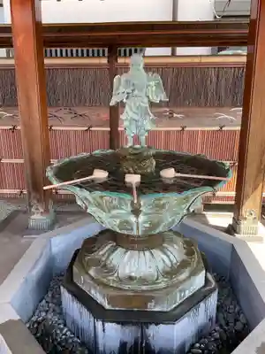 宗保院の手水舎