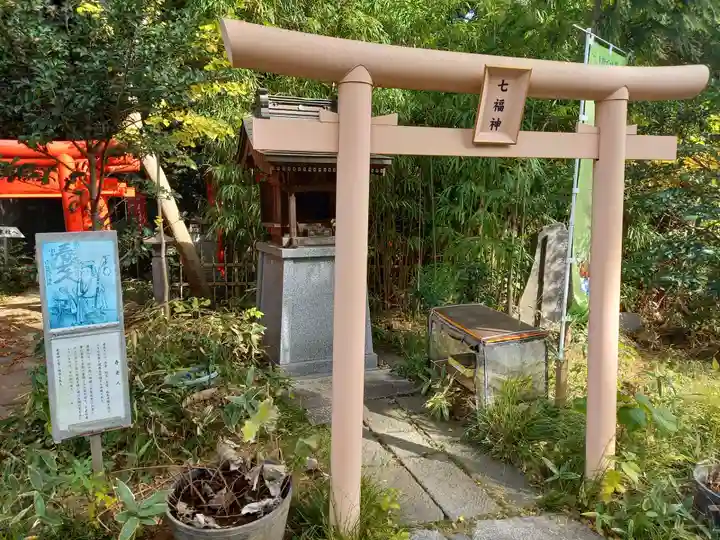 白笹稲荷神社の末社・摂社