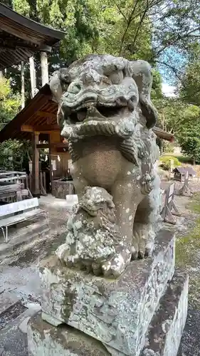 秈荷神社の狛犬