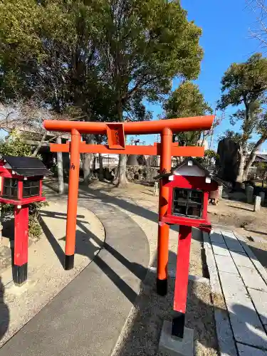 稲荷神社の{uncategorized: "未分類", other: "その他", undefined: "問題あり", building: "その他建物", grave: "お墓", sacred_gate: "鳥居", guardian: "狛犬", statue: "像", buddha: "仏像", history: "歴史", nature: "自然", garden: "庭園", animal: "動物", pagoda: "塔", temizu: "手水舎", mountain_gate: "山門・神門", sanctuary: "本殿・本堂", subordinate: "末社・摂社", art: "芸術", scenery: "景色", jizo: "地蔵", ema: "絵馬", goshuin: "御朱印", omikuji: "おみくじ", items: "授与品その他", amulet: "お守り", goshuincho: "御朱印帳", eats: "食事", festival: "お祭り", votive_dance: "神楽", shichigosan: "七五三参", wedding: "結婚式", experience: "体験その他", initially: "初詣", around: "周辺", anti_infection: "感染症対策"}
