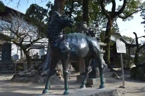 太宰府天満宮の{uncategorized: "未分類", other: "その他", undefined: "問題あり", building: "その他建物", grave: "お墓", sacred_gate: "鳥居", guardian: "狛犬", statue: "像", buddha: "仏像", history: "歴史", nature: "自然", garden: "庭園", animal: "動物", pagoda: "塔", temizu: "手水舎", mountain_gate: "山門・神門", sanctuary: "本殿・本堂", subordinate: "末社・摂社", art: "芸術", scenery: "景色", jizo: "地蔵", ema: "絵馬", goshuin: "御朱印", omikuji: "おみくじ", items: "授与品その他", amulet: "お守り", goshuincho: "御朱印帳", eats: "食事", festival: "お祭り", votive_dance: "神楽", shichigosan: "七五三参", wedding: "結婚式", experience: "体験その他", initially: "初詣", around: "周辺", anti_infection: "感染症対策"}