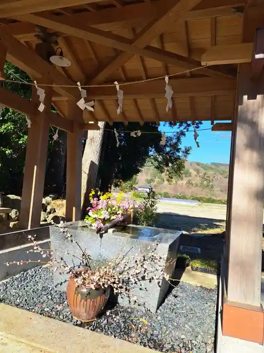 高司神社〜むすびの神の鎮まる社〜の手水舎