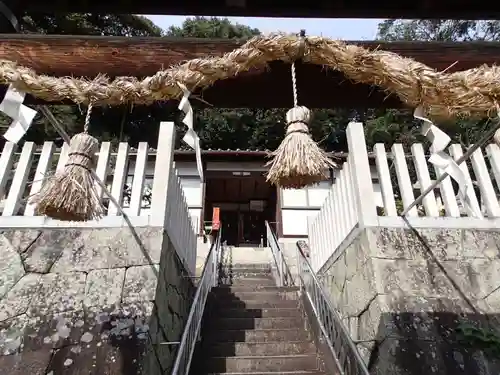 平群神社の本殿