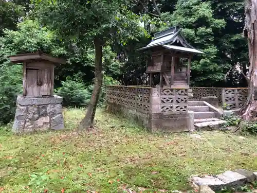 志貴御縣坐神社の末社・摂社