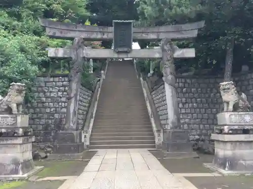 品川神社の鳥居