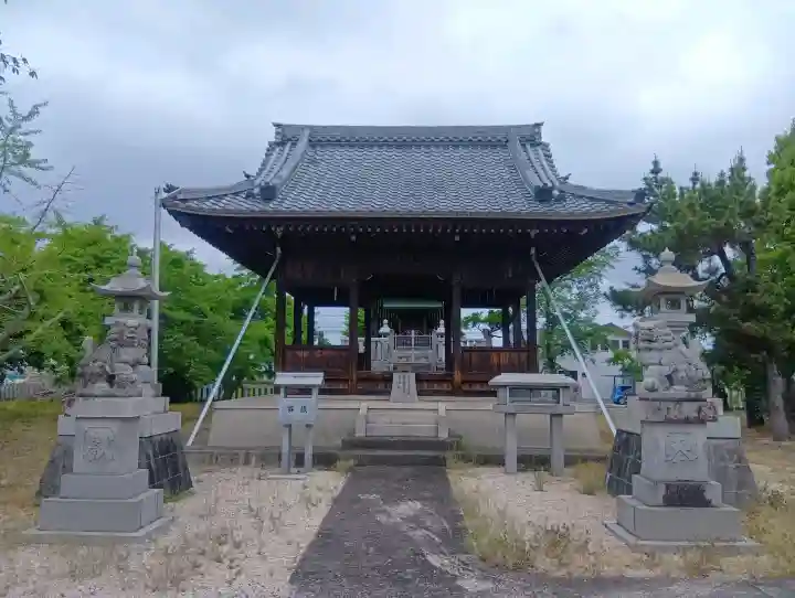 八幡神社の{uncategorized: "未分類", other: "その他", undefined: "問題あり", building: "その他建物", grave: "お墓", sacred_gate: "鳥居", guardian: "狛犬", statue: "像", buddha: "仏像", history: "歴史", nature: "自然", garden: "庭園", animal: "動物", pagoda: "塔", temizu: "手水舎", mountain_gate: "山門・神門", sanctuary: "本殿・本堂", subordinate: "末社・摂社", art: "芸術", scenery: "景色", jizo: "地蔵", ema: "絵馬", goshuin: "御朱印", omikuji: "おみくじ", items: "授与品その他", amulet: "お守り", goshuincho: "御朱印帳", eats: "食事", festival: "お祭り", votive_dance: "神楽", shichigosan: "七五三参", wedding: "結婚式", experience: "体験その他", initially: "初詣", around: "周辺", anti_infection: "感染症対策"}