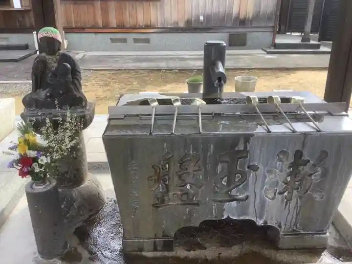 普門寺の手水舎