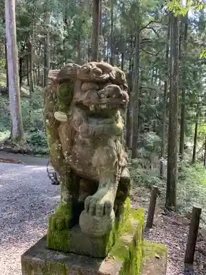 根道神社の狛犬