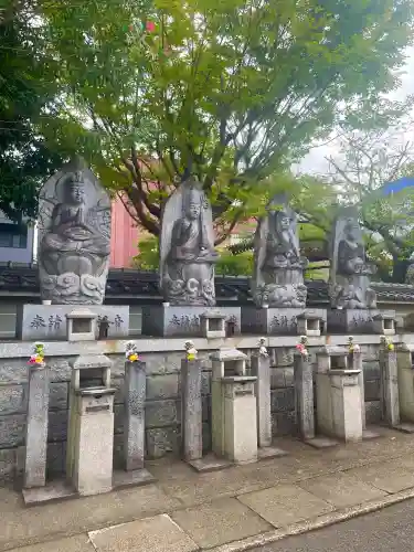 北向山不動院の{uncategorized: "未分類", other: "その他", undefined: "問題あり", building: "その他建物", grave: "お墓", sacred_gate: "鳥居", guardian: "狛犬", statue: "像", buddha: "仏像", history: "歴史", nature: "自然", garden: "庭園", animal: "動物", pagoda: "塔", temizu: "手水舎", mountain_gate: "山門・神門", sanctuary: "本殿・本堂", subordinate: "末社・摂社", art: "芸術", scenery: "景色", jizo: "地蔵", ema: "絵馬", goshuin: "御朱印", omikuji: "おみくじ", items: "授与品その他", amulet: "お守り", goshuincho: "御朱印帳", eats: "食事", festival: "お祭り", votive_dance: "神楽", shichigosan: "七五三参", wedding: "結婚式", experience: "体験その他", initially: "初詣", around: "周辺", anti_infection: "感染症対策"}