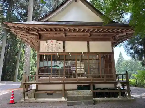 岩戸別神社の{uncategorized: "未分類", other: "その他", undefined: "問題あり", building: "その他建物", grave: "お墓", sacred_gate: "鳥居", guardian: "狛犬", statue: "像", buddha: "仏像", history: "歴史", nature: "自然", garden: "庭園", animal: "動物", pagoda: "塔", temizu: "手水舎", mountain_gate: "山門・神門", sanctuary: "本殿・本堂", subordinate: "末社・摂社", art: "芸術", scenery: "景色", jizo: "地蔵", ema: "絵馬", goshuin: "御朱印", omikuji: "おみくじ", items: "授与品その他", amulet: "お守り", goshuincho: "御朱印帳", eats: "食事", festival: "お祭り", votive_dance: "神楽", shichigosan: "七五三参", wedding: "結婚式", experience: "体験その他", initially: "初詣", around: "周辺", anti_infection: "感染症対策"}