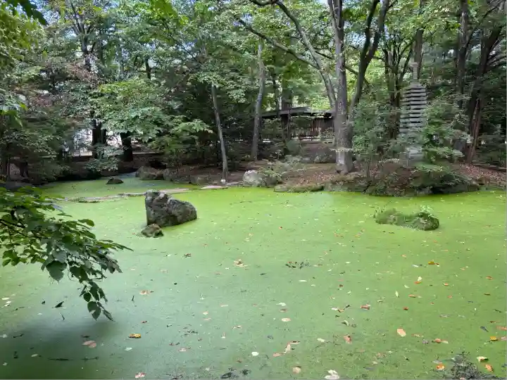 帯廣神社の庭園