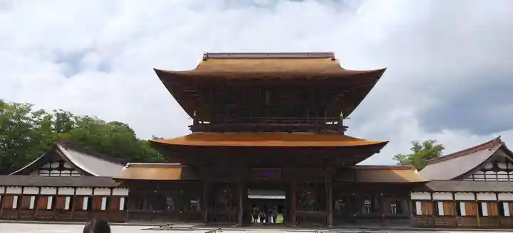 瑞龍寺の本殿・本堂