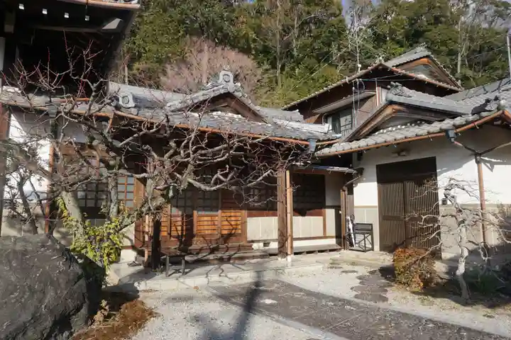 龍済寺の本殿・本堂