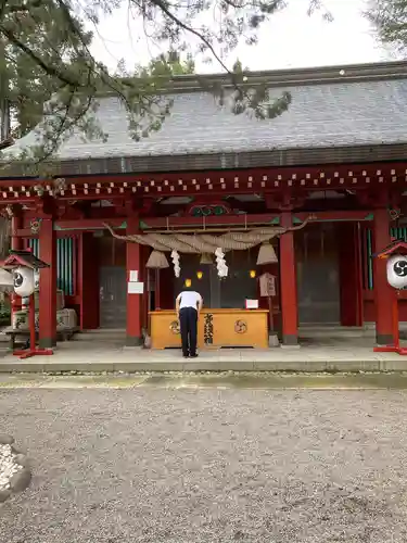 生島足島神社の本殿・本堂