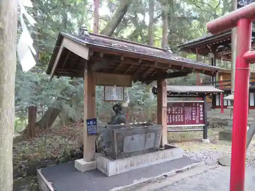 新屋山神社の手水舎