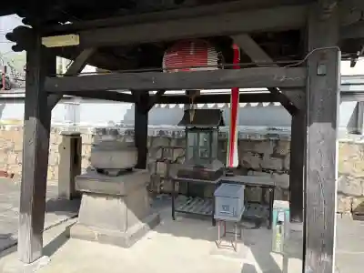 浜本山　源光寺の{uncategorized: "未分類", other: "その他", undefined: "問題あり", building: "その他建物", grave: "お墓", sacred_gate: "鳥居", guardian: "狛犬", statue: "像", buddha: "仏像", history: "歴史", nature: "自然", garden: "庭園", animal: "動物", pagoda: "塔", temizu: "手水舎", mountain_gate: "山門・神門", sanctuary: "本殿・本堂", subordinate: "末社・摂社", art: "芸術", scenery: "景色", jizo: "地蔵", ema: "絵馬", goshuin: "御朱印", omikuji: "おみくじ", items: "授与品その他", amulet: "お守り", goshuincho: "御朱印帳", eats: "食事", festival: "お祭り", votive_dance: "神楽", shichigosan: "七五三参", wedding: "結婚式", experience: "体験その他", initially: "初詣", around: "周辺", anti_infection: "感染症対策"}