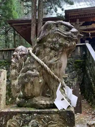 早池峯神社の狛犬