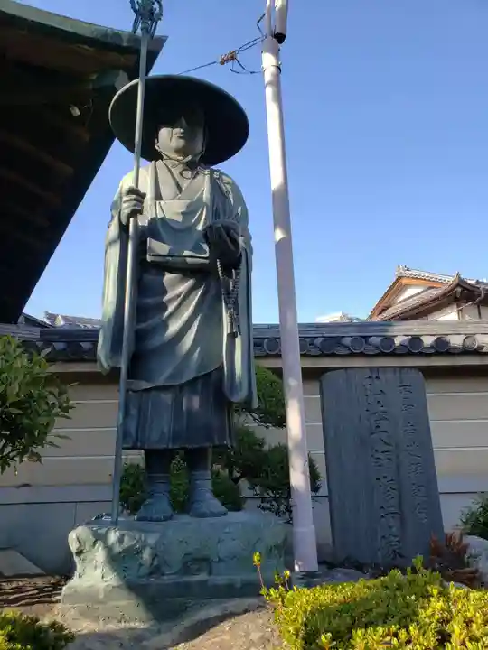 荘厳寺の像