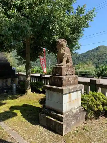 白山神社の狛犬