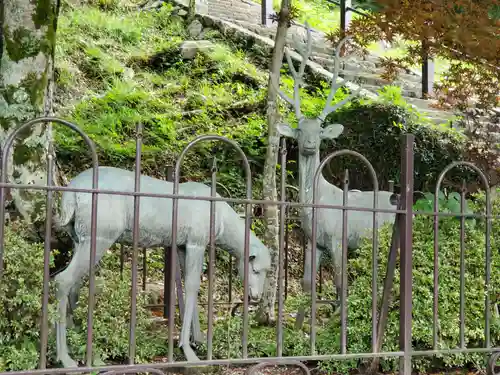 篠山春日神社の像