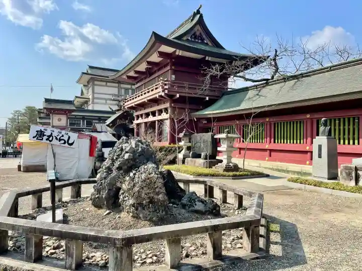 笠間稲荷神社の{uncategorized: "未分類", other: "その他", undefined: "問題あり", building: "その他建物", grave: "お墓", sacred_gate: "鳥居", guardian: "狛犬", statue: "像", buddha: "仏像", history: "歴史", nature: "自然", garden: "庭園", animal: "動物", pagoda: "塔", temizu: "手水舎", mountain_gate: "山門・神門", sanctuary: "本殿・本堂", subordinate: "末社・摂社", art: "芸術", scenery: "景色", jizo: "地蔵", ema: "絵馬", goshuin: "御朱印", omikuji: "おみくじ", items: "授与品その他", amulet: "お守り", goshuincho: "御朱印帳", eats: "食事", festival: "お祭り", votive_dance: "神楽", shichigosan: "七五三参", wedding: "結婚式", experience: "体験その他", initially: "初詣", around: "周辺", anti_infection: "感染症対策"}