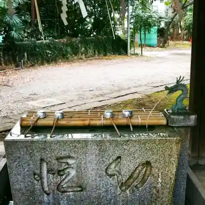 西久保八幡神社の手水舎