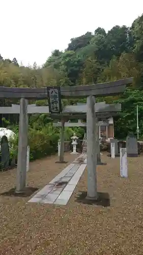 八幡神社の鳥居