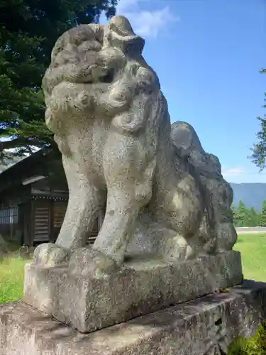 神明社の狛犬