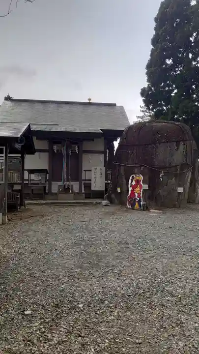 三ツ石神社(岩手県)