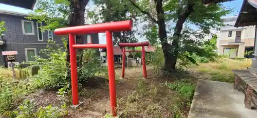 與次郎稲荷神社の鳥居