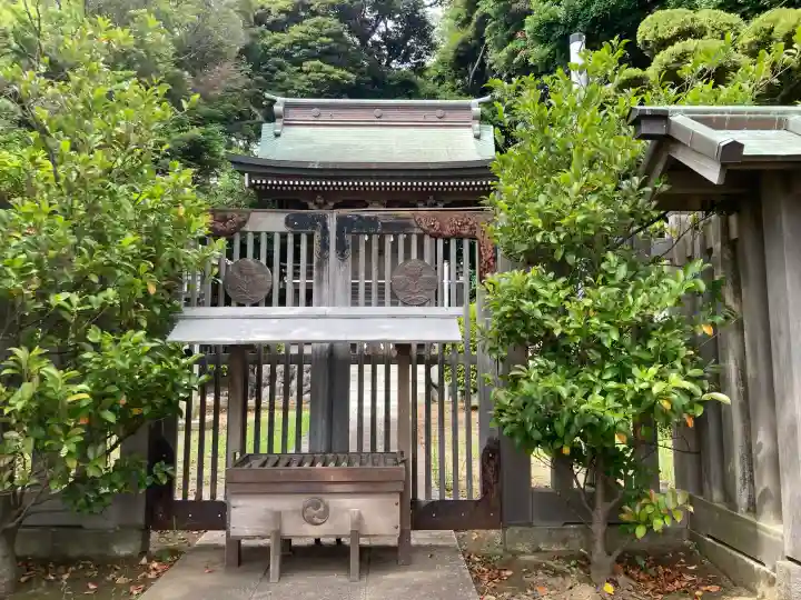 諏訪神社の{uncategorized: "未分類", other: "その他", undefined: "問題あり", building: "その他建物", grave: "お墓", sacred_gate: "鳥居", guardian: "狛犬", statue: "像", buddha: "仏像", history: "歴史", nature: "自然", garden: "庭園", animal: "動物", pagoda: "塔", temizu: "手水舎", mountain_gate: "山門・神門", sanctuary: "本殿・本堂", subordinate: "末社・摂社", art: "芸術", scenery: "景色", jizo: "地蔵", ema: "絵馬", goshuin: "御朱印", omikuji: "おみくじ", items: "授与品その他", amulet: "お守り", goshuincho: "御朱印帳", eats: "食事", festival: "お祭り", votive_dance: "神楽", shichigosan: "七五三参", wedding: "結婚式", experience: "体験その他", initially: "初詣", around: "周辺", anti_infection: "感染症対策"}
