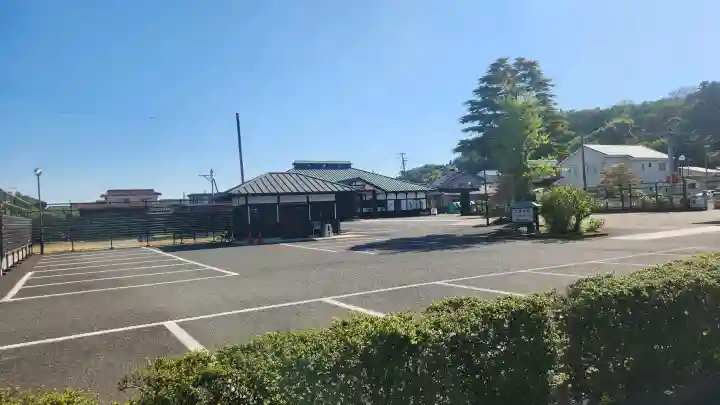 円通寺の{uncategorized: "未分類", other: "その他", undefined: "問題あり", building: "その他建物", grave: "お墓", sacred_gate: "鳥居", guardian: "狛犬", statue: "像", buddha: "仏像", history: "歴史", nature: "自然", garden: "庭園", animal: "動物", pagoda: "塔", temizu: "手水舎", mountain_gate: "山門・神門", sanctuary: "本殿・本堂", subordinate: "末社・摂社", art: "芸術", scenery: "景色", jizo: "地蔵", ema: "絵馬", goshuin: "御朱印", omikuji: "おみくじ", items: "授与品その他", amulet: "お守り", goshuincho: "御朱印帳", eats: "食事", festival: "お祭り", votive_dance: "神楽", shichigosan: "七五三参", wedding: "結婚式", experience: "体験その他", initially: "初詣", around: "周辺", anti_infection: "感染症対策"}