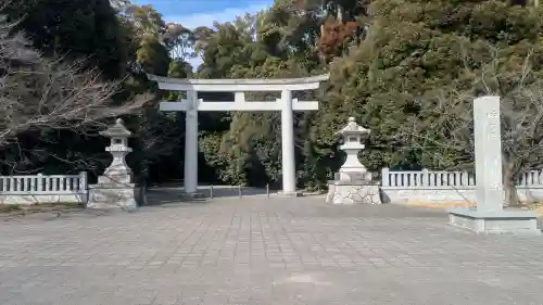 栃木縣護國神社の{uncategorized: "未分類", other: "その他", undefined: "問題あり", building: "その他建物", grave: "お墓", sacred_gate: "鳥居", guardian: "狛犬", statue: "像", buddha: "仏像", history: "歴史", nature: "自然", garden: "庭園", animal: "動物", pagoda: "塔", temizu: "手水舎", mountain_gate: "山門・神門", sanctuary: "本殿・本堂", subordinate: "末社・摂社", art: "芸術", scenery: "景色", jizo: "地蔵", ema: "絵馬", goshuin: "御朱印", omikuji: "おみくじ", items: "授与品その他", amulet: "お守り", goshuincho: "御朱印帳", eats: "食事", festival: "お祭り", votive_dance: "神楽", shichigosan: "七五三参", wedding: "結婚式", experience: "体験その他", initially: "初詣", around: "周辺", anti_infection: "感染症対策"}