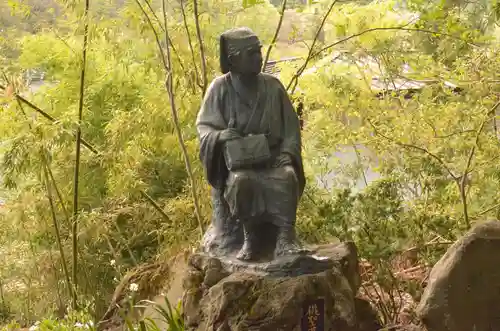 宝珠山 立石寺の像