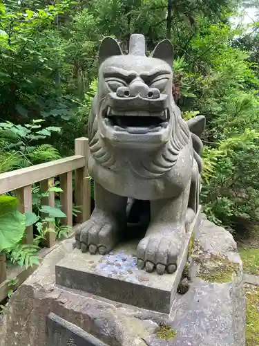 真山神社の狛犬