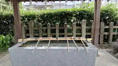 西院春日神社の手水舎