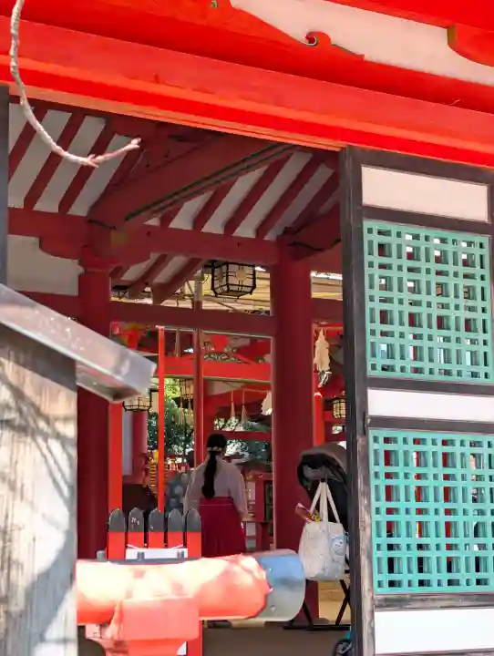 生田神社の{uncategorized: "未分類", other: "その他", undefined: "問題あり", building: "その他建物", grave: "お墓", sacred_gate: "鳥居", guardian: "狛犬", statue: "像", buddha: "仏像", history: "歴史", nature: "自然", garden: "庭園", animal: "動物", pagoda: "塔", temizu: "手水舎", mountain_gate: "山門・神門", sanctuary: "本殿・本堂", subordinate: "末社・摂社", art: "芸術", scenery: "景色", jizo: "地蔵", ema: "絵馬", goshuin: "御朱印", omikuji: "おみくじ", items: "授与品その他", amulet: "お守り", goshuincho: "御朱印帳", eats: "食事", festival: "お祭り", votive_dance: "神楽", shichigosan: "七五三参", wedding: "結婚式", experience: "体験その他", initially: "初詣", around: "周辺", anti_infection: "感染症対策"}