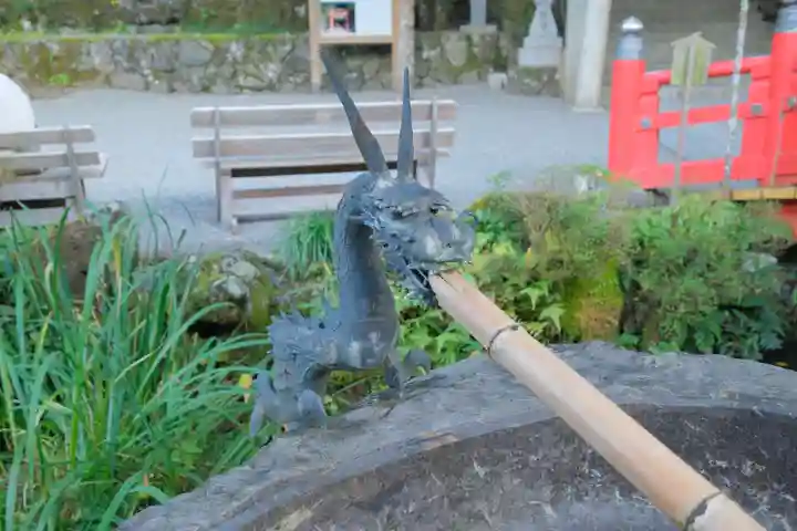 天河大辨財天社の手水舎