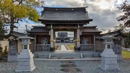 崇賢寺の山門