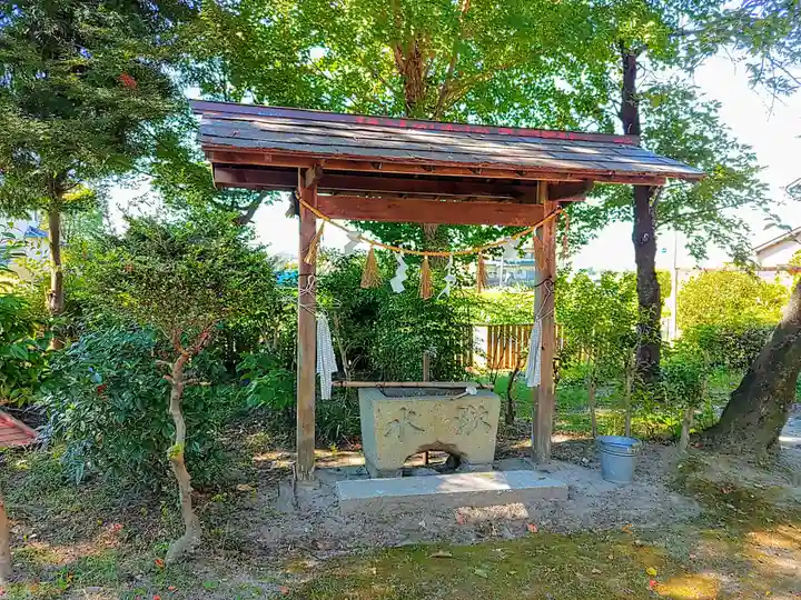 八幡社(東保八幡社)の手水舎